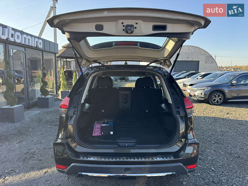 Позашляховик / Кросовер Nissan Rogue 2017 в Луцьку