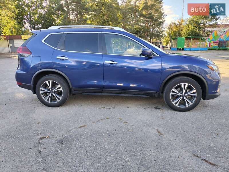 Позашляховик / Кросовер Nissan Rogue 2018 в Харкові