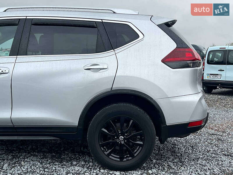 Внедорожник / Кроссовер Nissan Rogue 2017 в Львове