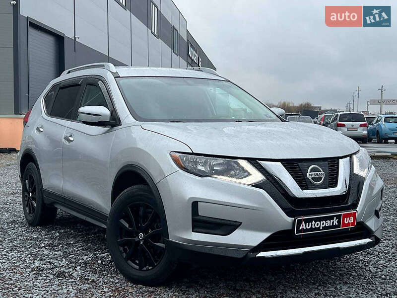 Внедорожник / Кроссовер Nissan Rogue 2017 в Львове