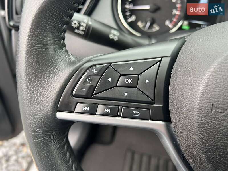 Внедорожник / Кроссовер Nissan Rogue 2017 в Львове