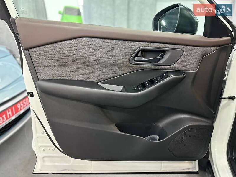 Внедорожник / Кроссовер Nissan Rogue 2023 в Каменском