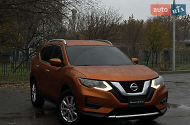 Позашляховик / Кросовер Nissan Rogue 2016 в Миколаєві