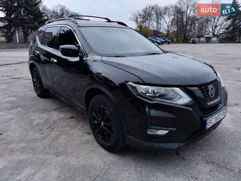 Внедорожник / Кроссовер Nissan Rogue 2018 в Харькове