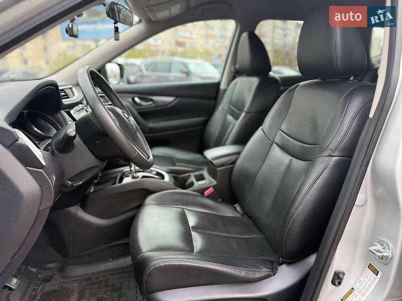 Внедорожник / Кроссовер Nissan Rogue 2015 в Киеве