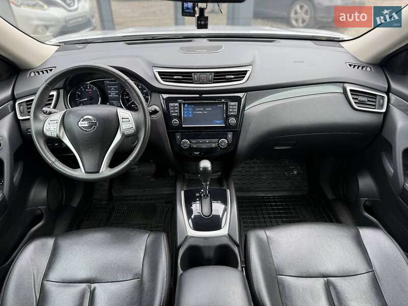 Внедорожник / Кроссовер Nissan Rogue 2015 в Киеве