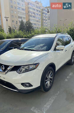 Внедорожник / Кроссовер Nissan Rogue 2014 в Вишневом