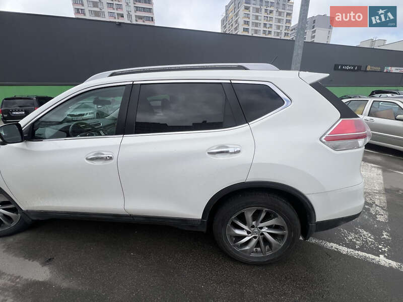 Внедорожник / Кроссовер Nissan Rogue 2014 в Вишневом фото 16 Внедорожник / Кроссовер Nissan Rogue 2014 в Вишневом