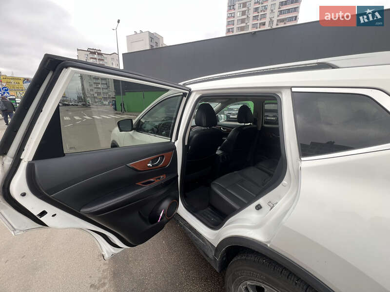 Внедорожник / Кроссовер Nissan Rogue 2014 в Вишневом фото 30 Внедорожник / Кроссовер Nissan Rogue 2014 в Вишневом