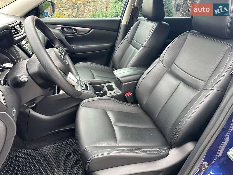 Внедорожник / Кроссовер Nissan Rogue 2020 в Ровно