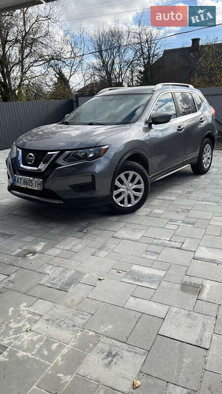 Внедорожник / Кроссовер Nissan Rogue 2016 в Калуше