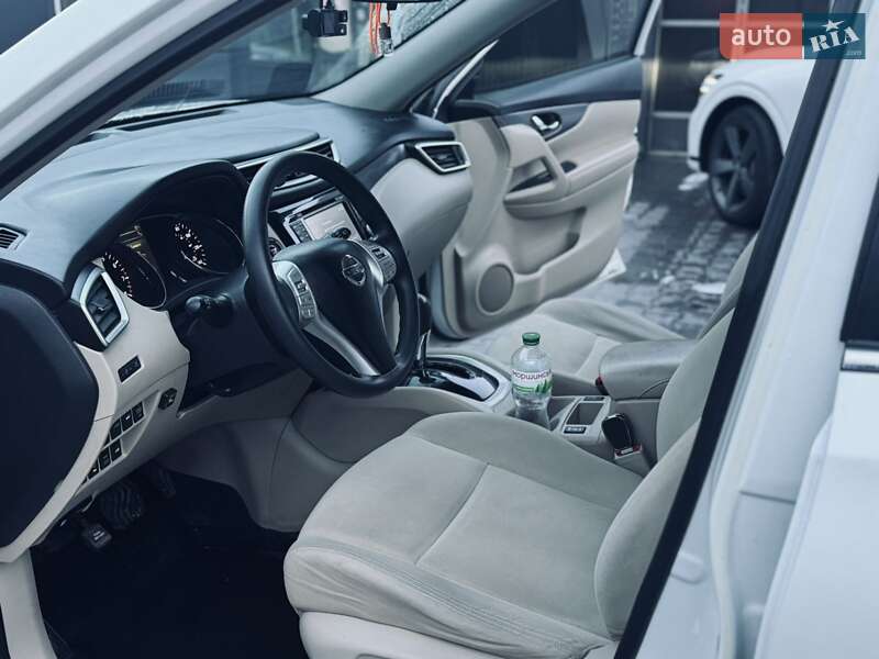 Позашляховик / Кросовер Nissan Rogue 2016 в Полтаві