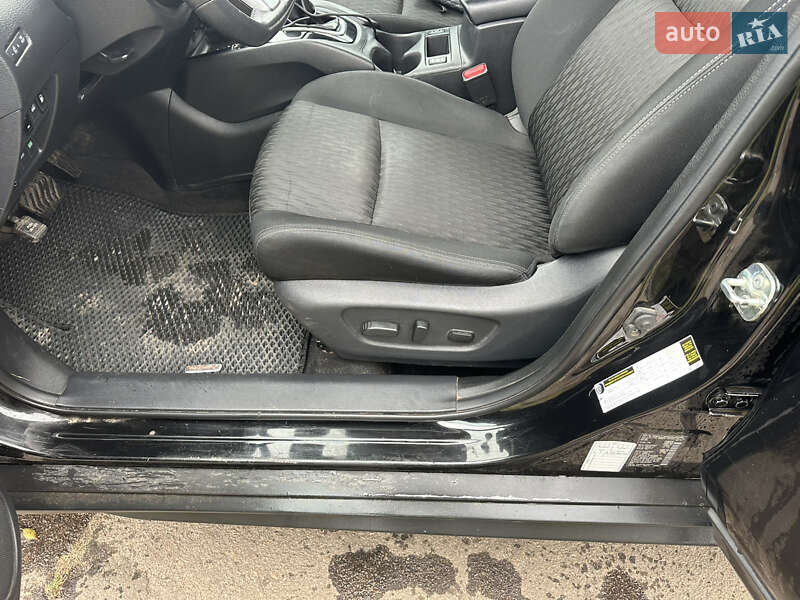 Внедорожник / Кроссовер Nissan Rogue 2017 в Кривом Роге