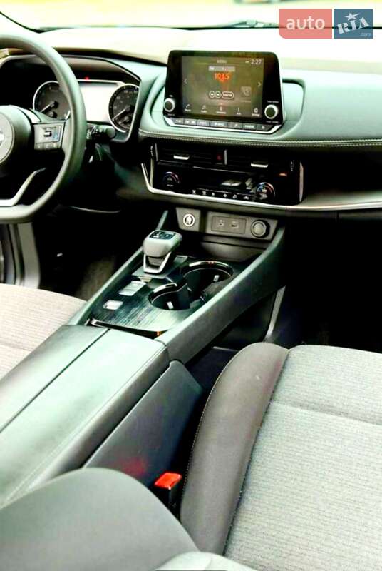 Позашляховик / Кросовер Nissan Rogue 2023 в Києві