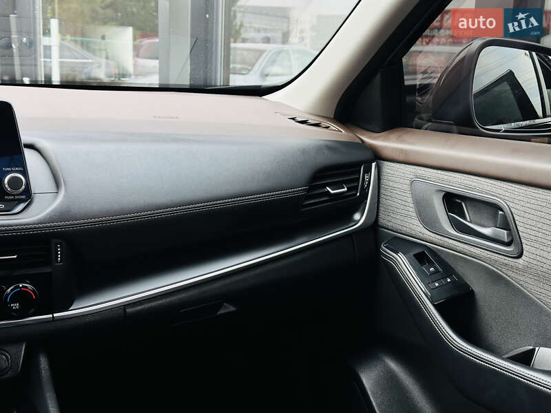 Позашляховик / Кросовер Nissan Rogue 2021 в Харкові