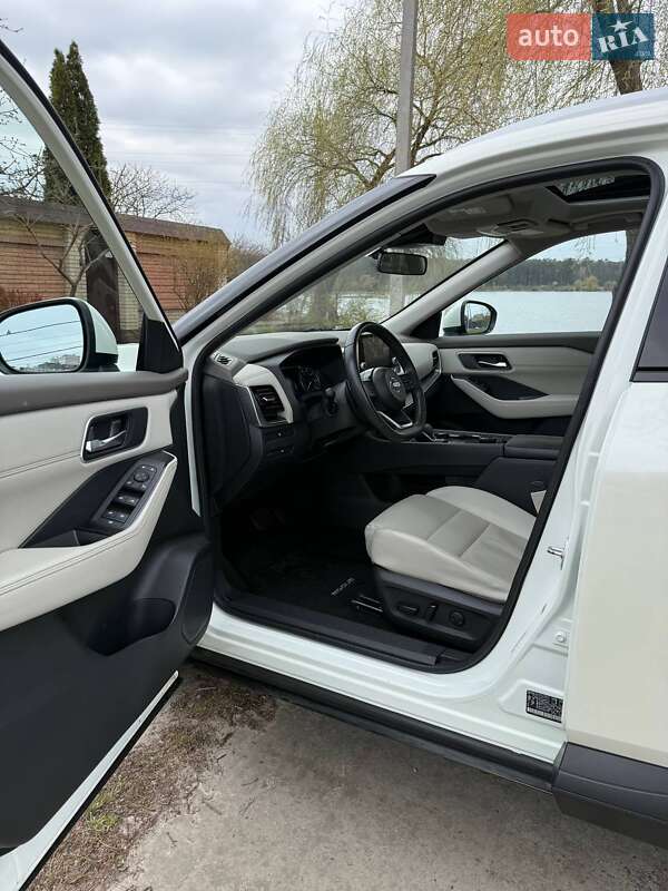 Внедорожник / Кроссовер Nissan Rogue 2020 в Киеве