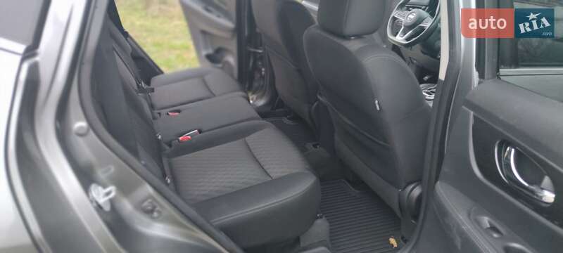 Внедорожник / Кроссовер Nissan Rogue 2017 в Ровно фото 15 Внедорожник / Кроссовер Nissan Rogue 2017 в Ровно