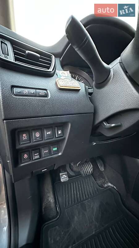 Позашляховик / Кросовер Nissan Rogue 2017 в Харкові