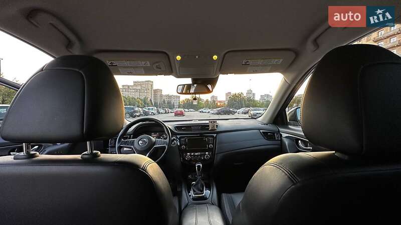 Позашляховик / Кросовер Nissan Rogue 2017 в Харкові