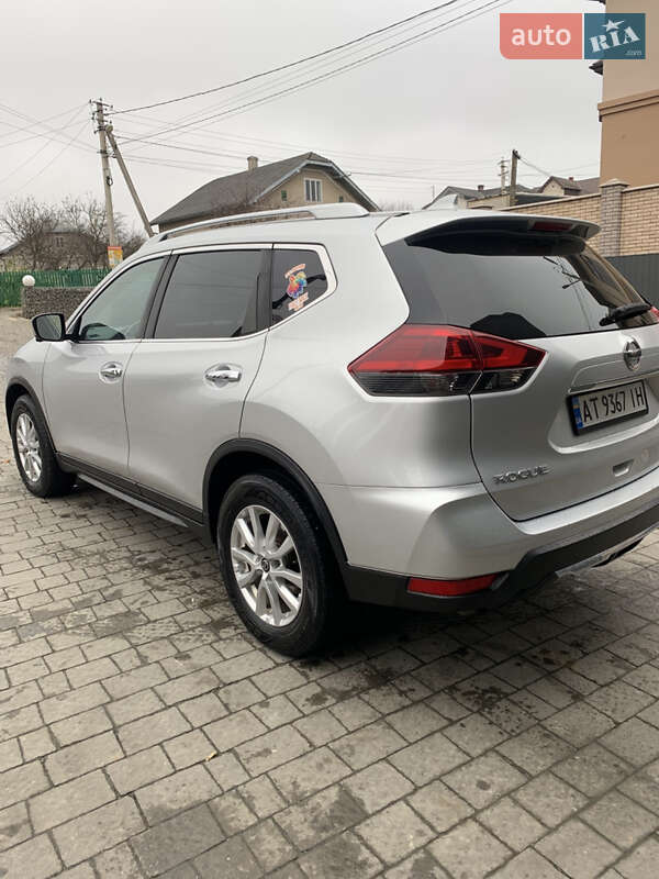 Внедорожник / Кроссовер Nissan Rogue 2017 в Ивано-Франковске