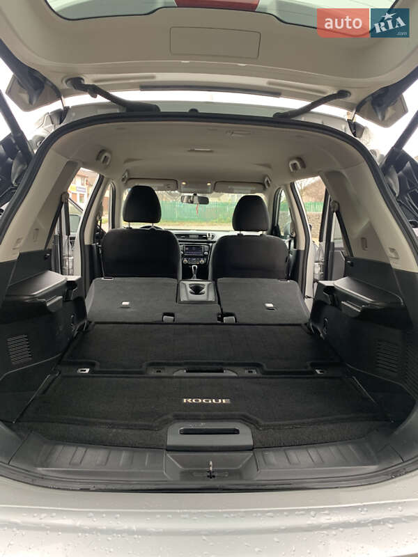 Внедорожник / Кроссовер Nissan Rogue 2017 в Ивано-Франковске