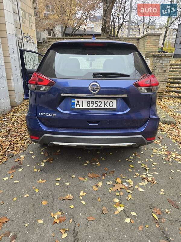 Внедорожник / Кроссовер Nissan Rogue 2017 в Киеве