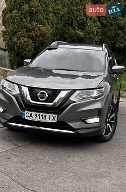 Внедорожник / Кроссовер Nissan Rogue 2019 в Каневе