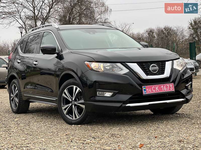 Внедорожник / Кроссовер Nissan Rogue 2018 в Стрые