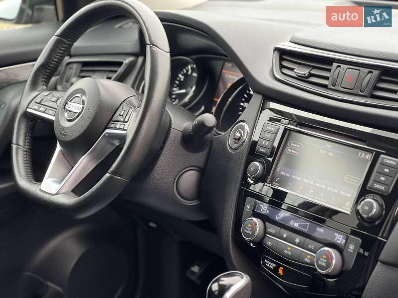 Внедорожник / Кроссовер Nissan Rogue 2018 в Стрые