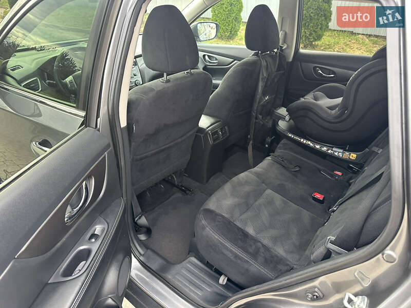 Внедорожник / Кроссовер Nissan Rogue 2015 в Львове