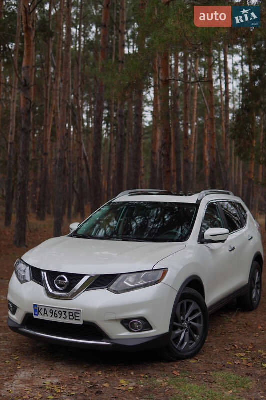 Внедорожник / Кроссовер Nissan Rogue 2016 в Киеве