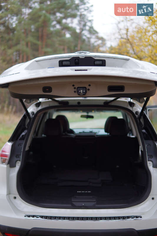 Внедорожник / Кроссовер Nissan Rogue 2016 в Киеве