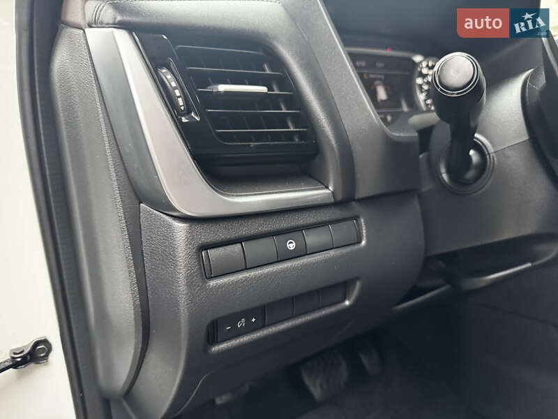 Внедорожник / Кроссовер Nissan Rogue 2021 в Киеве фото 16 Внедорожник / Кроссовер Nissan Rogue 2021 в Киеве