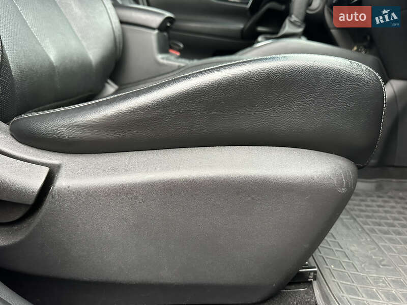 Позашляховик / Кросовер Nissan Rogue 2017 в Києві фото 14 Позашляховик / Кросовер Nissan Rogue 2017 в Києві
