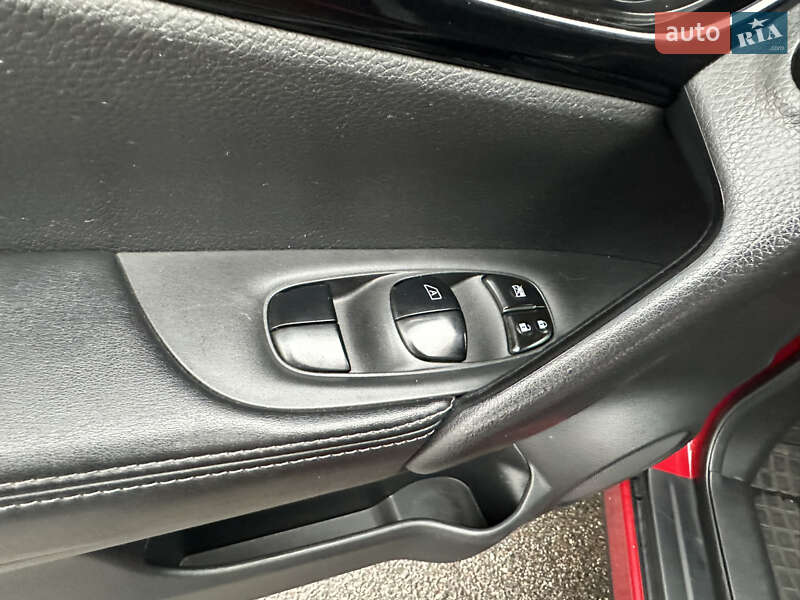 Позашляховик / Кросовер Nissan Rogue 2017 в Києві фото 22 Позашляховик / Кросовер Nissan Rogue 2017 в Києві