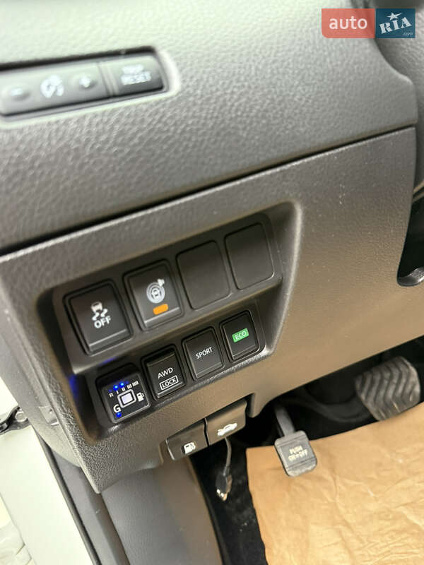 Внедорожник / Кроссовер Nissan Rogue 2017 в Днепре фото 26 Внедорожник / Кроссовер Nissan Rogue 2017 в Днепре