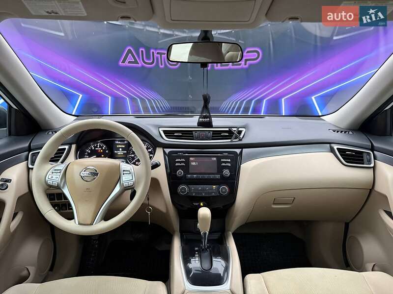 Внедорожник / Кроссовер Nissan Rogue 2015 в Запорожье