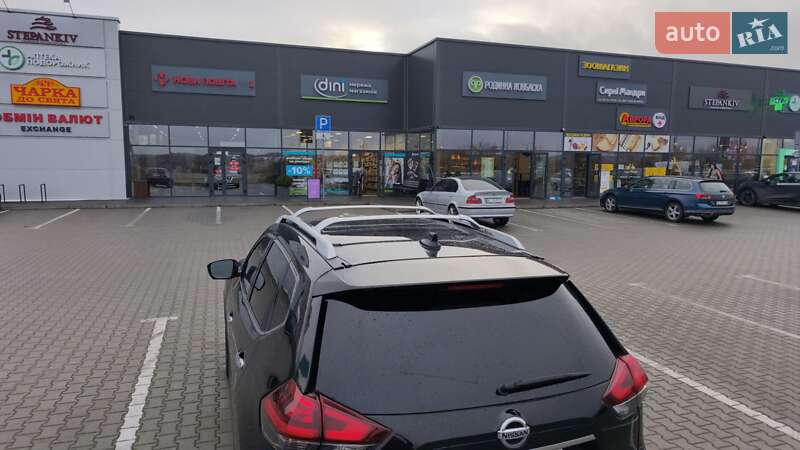 Внедорожник / Кроссовер Nissan Rogue 2020 в Львове