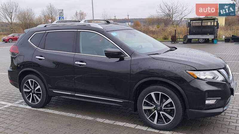 Внедорожник / Кроссовер Nissan Rogue 2020 в Львове