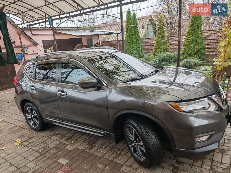Внедорожник / Кроссовер Nissan Rogue 2017 в Харькове