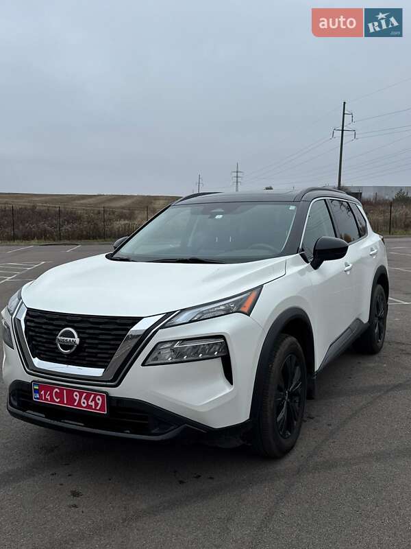 Внедорожник / Кроссовер Nissan Rogue 2023 в Ровно