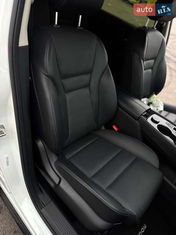 Внедорожник / Кроссовер Nissan Rogue 2023 в Ровно