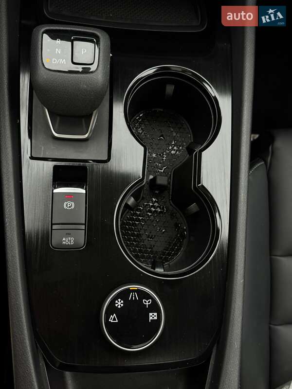 Внедорожник / Кроссовер Nissan Rogue 2023 в Ровно