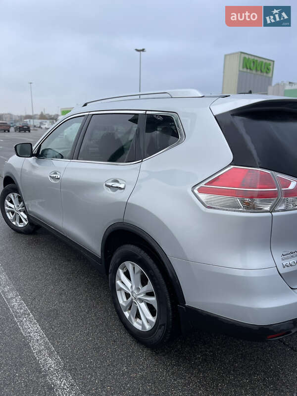 Позашляховик / Кросовер Nissan Rogue 2015 в Києві