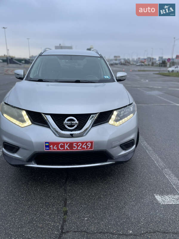 Позашляховик / Кросовер Nissan Rogue 2015 в Києві
