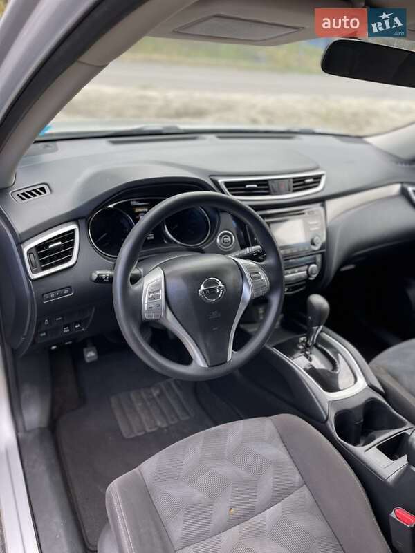 Позашляховик / Кросовер Nissan Rogue 2015 в Києві