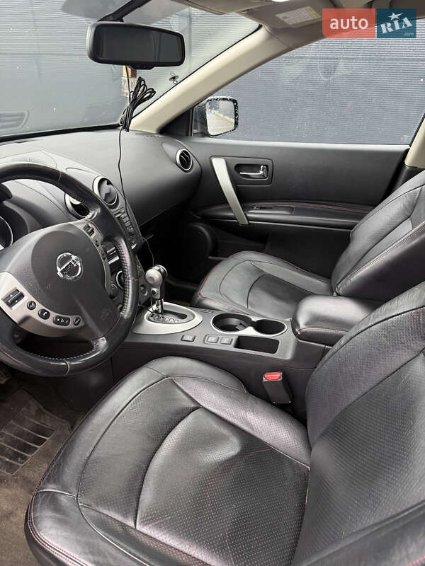 Внедорожник / Кроссовер Nissan Rogue 2012 в Луцке