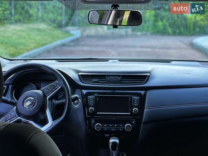 Позашляховик / Кросовер Nissan Rogue 2018 в Новгород-Сіверському