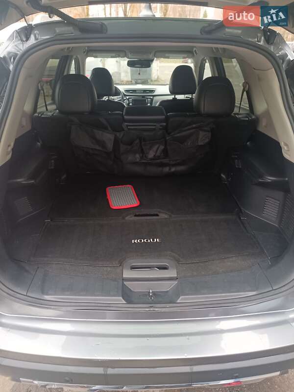 Внедорожник / Кроссовер Nissan Rogue 2018 в Киеве