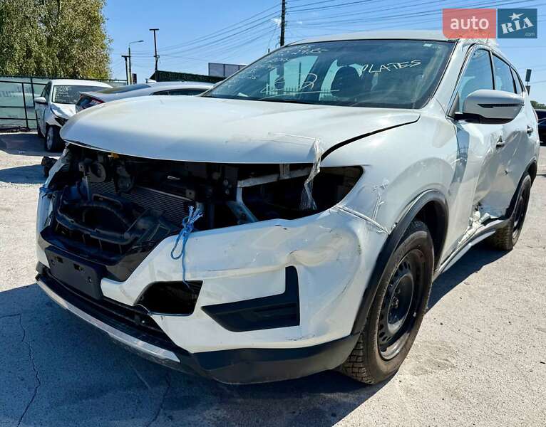 Внедорожник / Кроссовер Nissan Rogue 2017 в Киеве